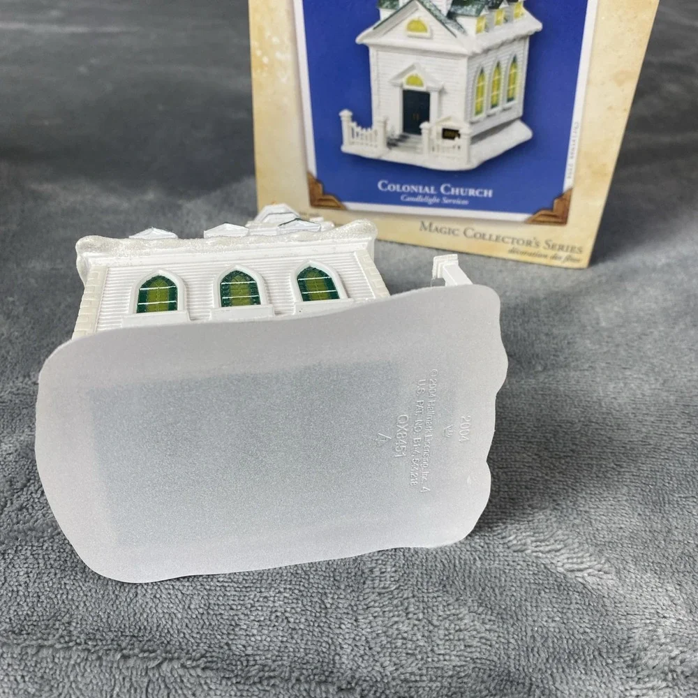 2004 Hallmark Keepsake Christmas Ornament 7th In Colonial Church Series Lighted